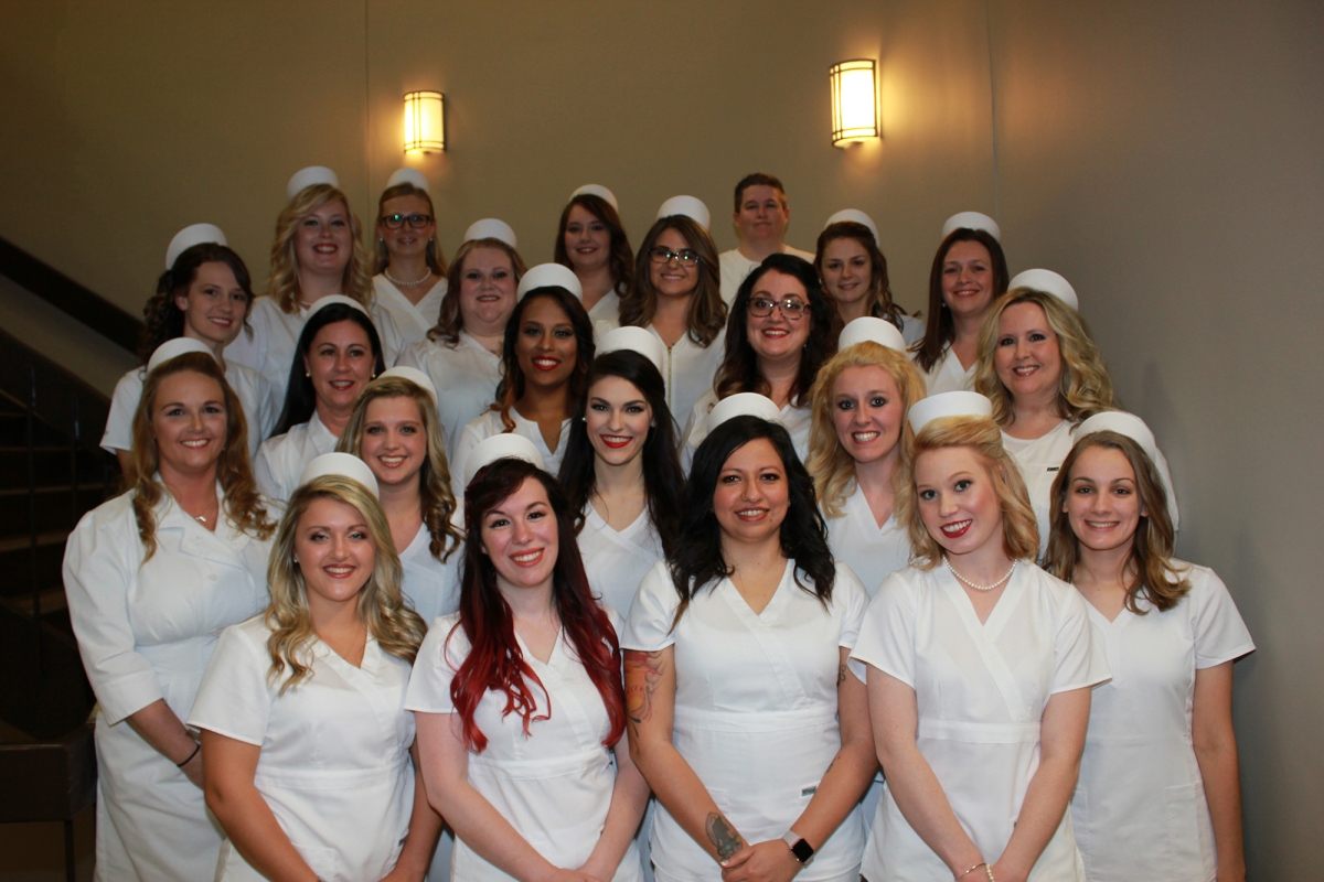 SCC nursing students take picture before pinning ceremony