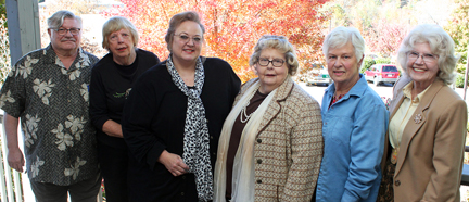 Photo of David Workman, Elsie Haight, Lawrie Williams, Sylvia Peck and Eleanor Vieau and Amy Garza