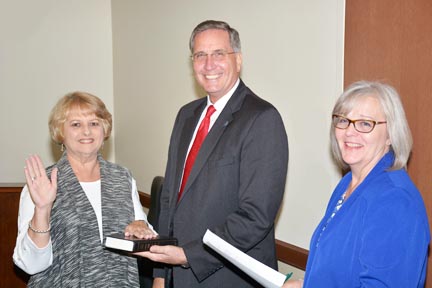 Photo of Elizabeth "Libby" Knight, Dr Don Tomas and Ann Melton